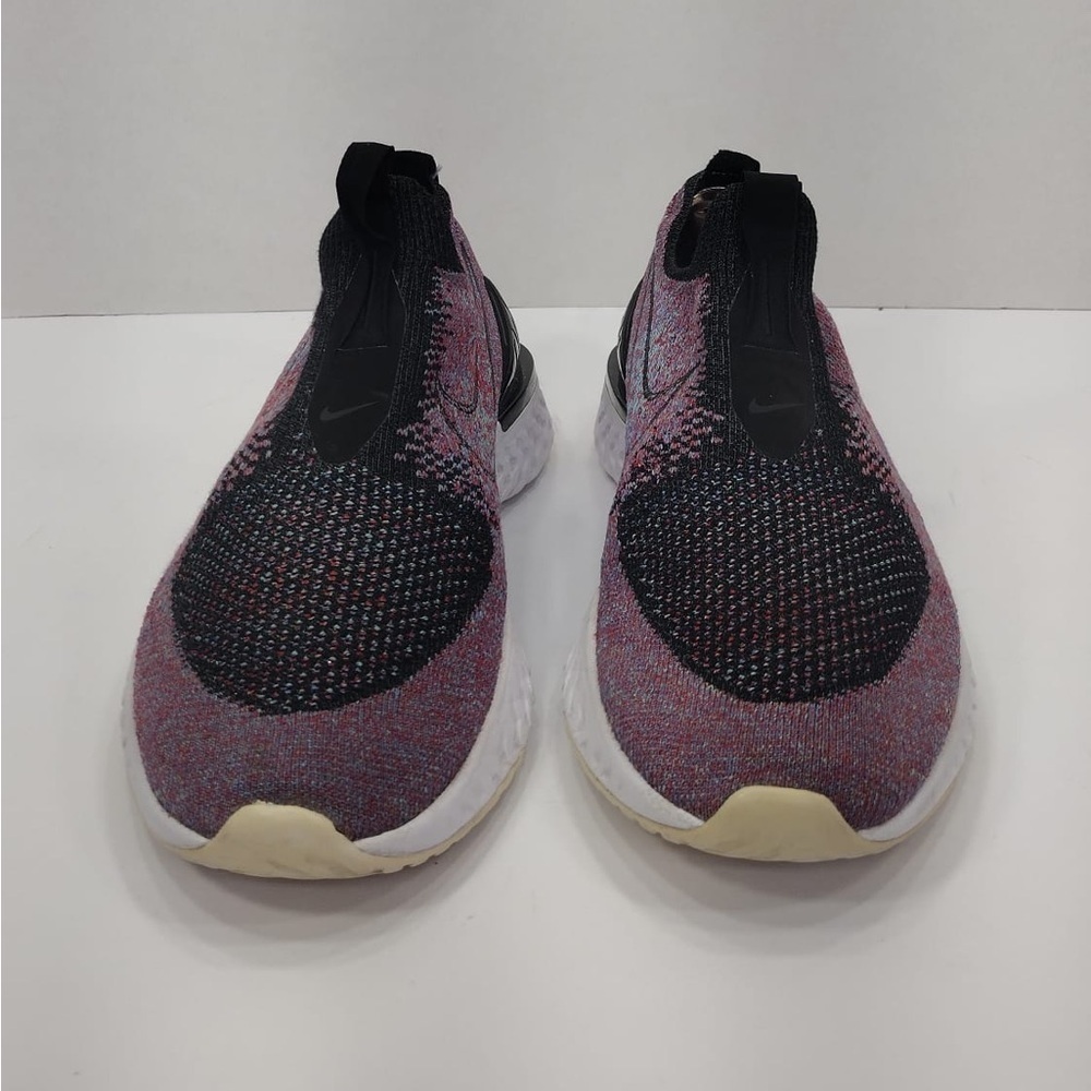 Nike Multicolor Flyknit Sneakers size 9.5 pre owned Exellent condition